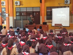 Koramil 0816/03 Buduran Beri wasbang untuk Siswa SMK Sepuluh Nopember