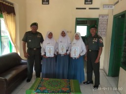 Lomba Tari Remo, Penyerahan Piagam Oleh Danramil 0816/13 Wonoayu