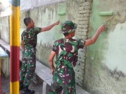 Koramil 0816/13 Wonoayu Melakukan Pengecatan Ulang Kantor Koramil