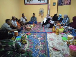 Danramil dan keluarga besar Koramil Prambon silahturami bersama