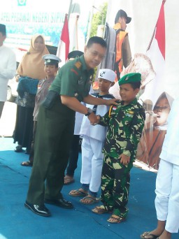 Danramil 0816/01 Hadiri Program Laznas LMI Area 2 Jatim