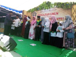 Danramil 0816/13 Wonoayu hadiri wisuda santri ke XI dan pengajian umum