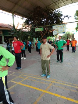 Babinsa Koramil 0816/17 Gedangan Sertu Darmuji Mengikuti Senam SKJ