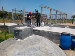 Babinsa Koramil 0816/09 dampingi Biogas Pemanfaatan Kotoran Ternak