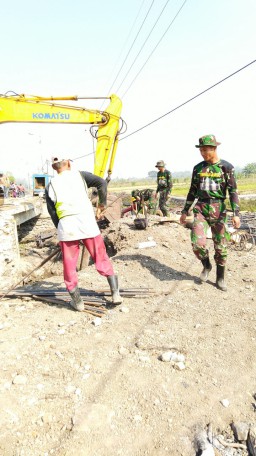 TMMD KE 106 SIDOARJO PEMBANGUNAN JEMBATAN