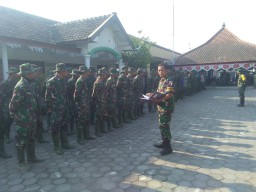 Apel Pagi Mendidik Kedisiplinan para Satgas TMMD ke 106 Kodim 0816