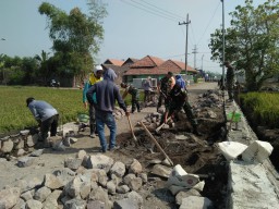 "Tumbuhkan jiwa Nasionalisme dalam bergotong royong"