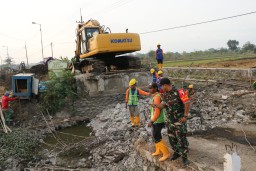 PERCEPAT PEMBAGUNAN JEMBATAN