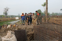 KERAHKAN ALAT BERAT UNTUK PERCEPAT TMMD 106 SIDOARJO