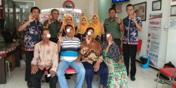 Dalam Rangka TMMD kerjasama dengan EDC Taman Bansos operasi mata