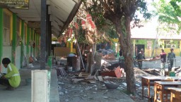 Satgas TMMD ke 106 Ikut Membantu Perbaikan SDN Kupang