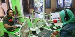 DANDIM 0816 SIDOARJO TALK SHOW BERSAMA RADIO SUARA SIDOARJO