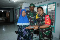 Satgas TMMD Ke 106 kasihkan uang makannya untuk warga