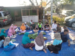 Keakraban Personil TMMD Dan Masyarakat Semakin Terjalain Erat