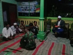 Bawas dan Babinsa Desa Kupang hadiri acara tasyakuran di rumah warga
