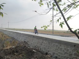Kedekatan masyarakat bersama Satgas TMMD ke 106