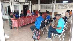 Babinsa Jabon Hadiri Sosialisasi Pengelolaan Sampah Desa Permisan