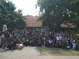 Koramil 0816/10 Balongbendo Bati tuud serma suwandi Hadiri Karnaval