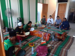 Babinsa hadiri kegiatan Bonek Sidoarjo di panti asuhan di wilayah