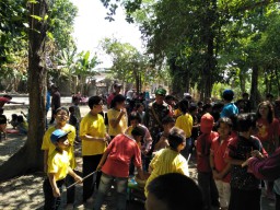 BABINSA KORAMIL 0816/13 WONOAYU HADIRI KEGIATAN KAMPUNG LALI GADGET