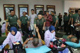 Kodim 0816/Sidoarjo gelar bakti sosial di Ramayana Mall Sidoarjo