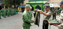 Danramil 0816/09 Krian beri Pembekalan kepada anggota Linmas Krian