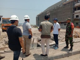 Babinsa Koramil 0816/08 Jabon Mendampingi Petugas PGN ( BUMN )