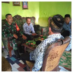 Babinsa Koramil 12 Prambon bersama Anjangsana dengan perangkat Desa