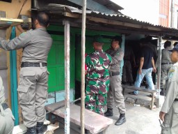 BABINSA BANTU PEMDA DALAM MENEGAKKAN PERDA KETERTIBAN BERSAMA