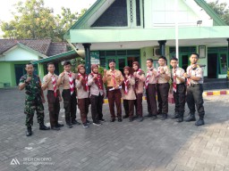 Babinsa Koramil 0816/13 Aktif Membina Pramuka SMAN 1 Wonoayu