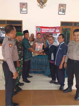 Babinsa koramil 0816/01 Hadiri pendaftaran Kades Jati Sidoarjo