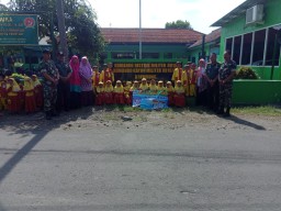 TK IT Krembung Berkunjung ke Ramil 07 Krembung