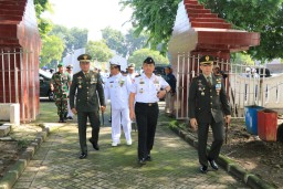 Dandim 0816/Sidoarjo hadiri upacara pemakaman Wadan Kodiklatal