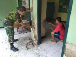 Anggota Koramil 02/Candi Laksanakan Kerja Bakti Perawatan Pangkalan