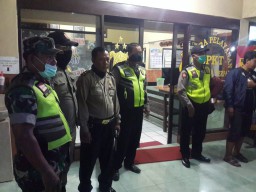 TNI Polri terus lanjutkan patroli penyebaran virus Corona