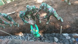 PEMBUATAN PLENGSENGAN JALAN SKALA PRIORITAS MINGGU KE2 SATGAS TMMD 107