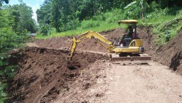 Dulunya gunung dan hutan, sekarang jadi jalan