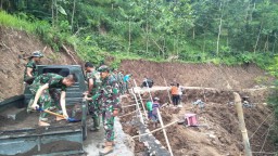 Ketangguhan Mobil Dinas Kodim Menerobos Jalan Baru TMMD 107