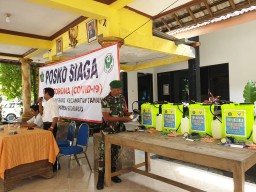 Terus Upayakan Pencegahan Virus Corona, Babinsa Koramil 0816/14 Taman