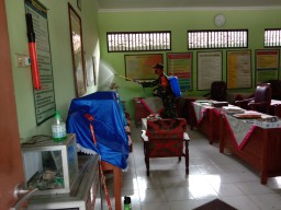 FORKOPIMKA DINKES WONOAYU,MELAKUKAN PENYEMPROTAN DIDESA CANDINEGORO