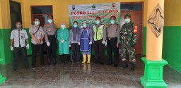 Forkopimka Prambon dirikan posko relawan Desa lawan Covid-19