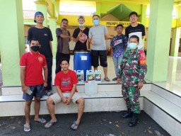 Babinsa Koramil 0816/13 Wonoayu Bersama Karang Taruna Desa Ketimang