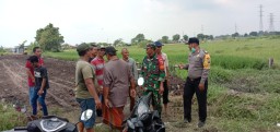 Babinsa Ds Kedungcangkring Jabon,Memotivasi Warganya Ikut Kerja Bakti