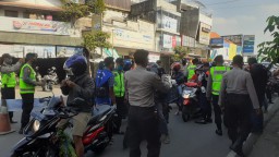Babinsa dan Tiga Pilar Intensif Gelar Operasi PSBB di Posko Check Poin