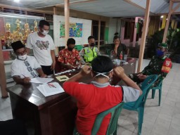Rapat Terbatas yang dilakukan oleh Babinsa Koramil 0816/12 Prambon den