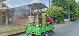 Pemerintah Desa Tempel laksanakan penyemprotan disinfektan serentak