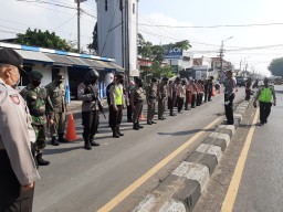Koramil Porong serta element masyarakat membantu atasi dampak covid-19