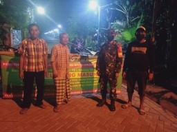 Cegah Covid-19,Babinsa Koramil Prambon monitoring Pos Check Point PSBB