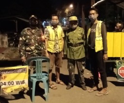 Antisipasi Penyebaran Covid19, Babinsa Prambon Patroli Bersama relawan