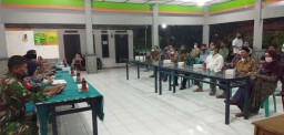 Babinsa Krembangan Hadiri Musdes Penerima BLT Dana Desa
